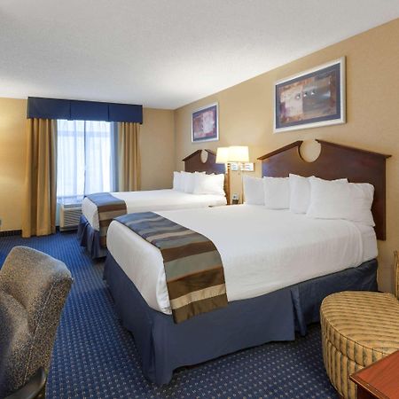 Wingate By Wyndham Erie Hotel Kearsarge Exterior photo