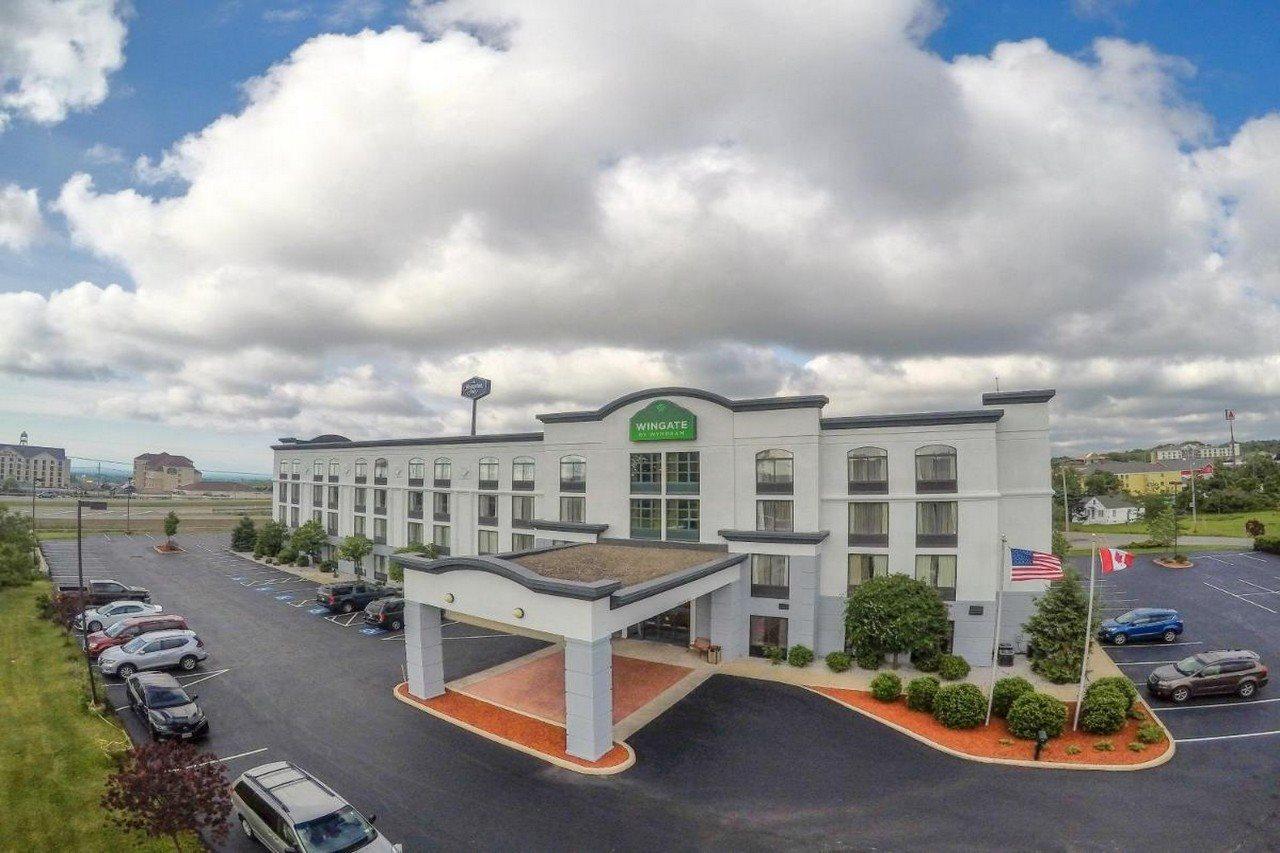 Wingate By Wyndham Erie Hotel Kearsarge Exterior photo