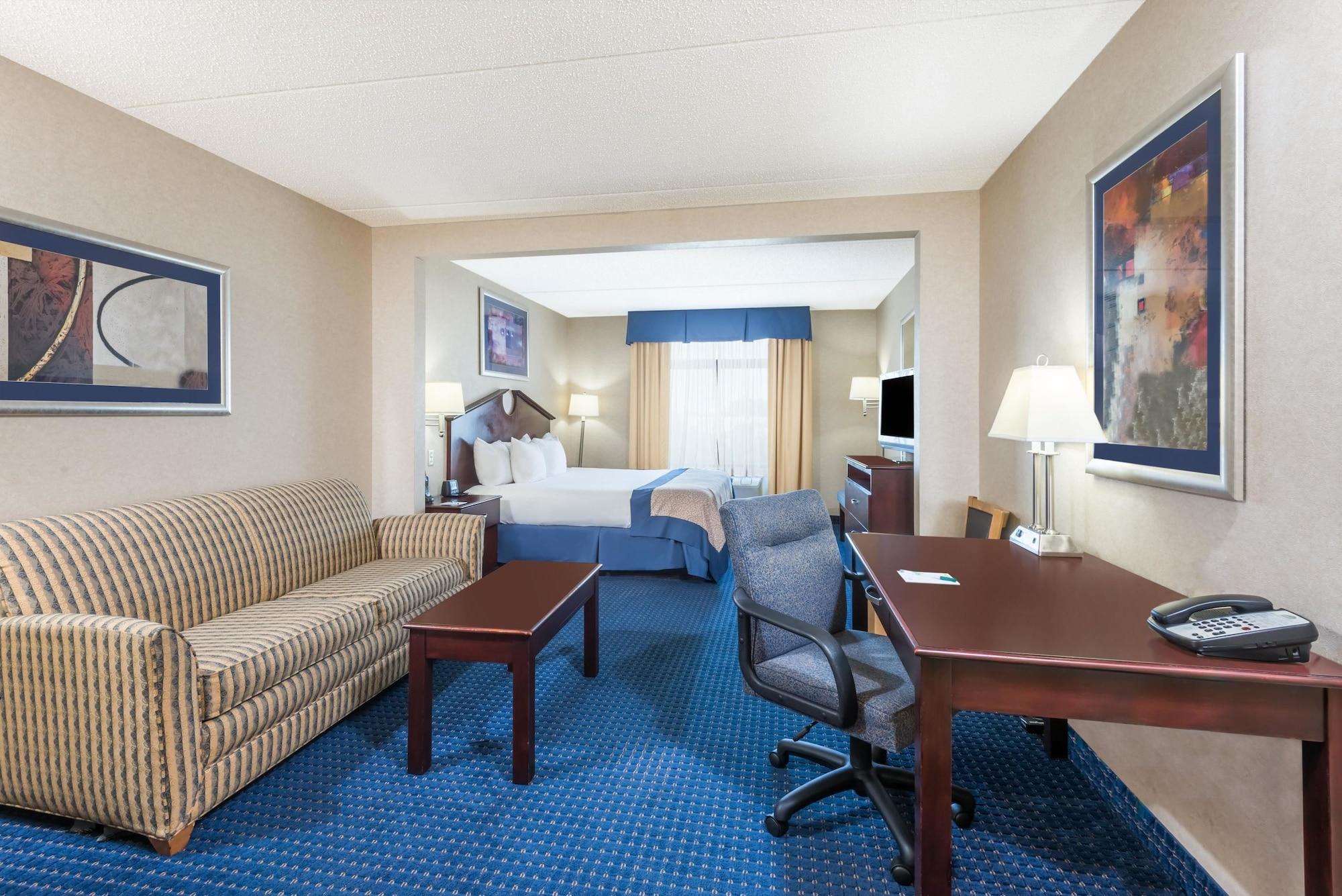 Wingate By Wyndham Erie Hotel Kearsarge Exterior photo