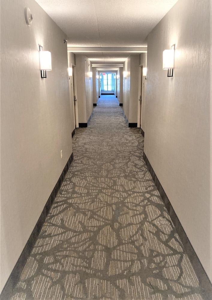 Wingate By Wyndham Erie Hotel Kearsarge Exterior photo
