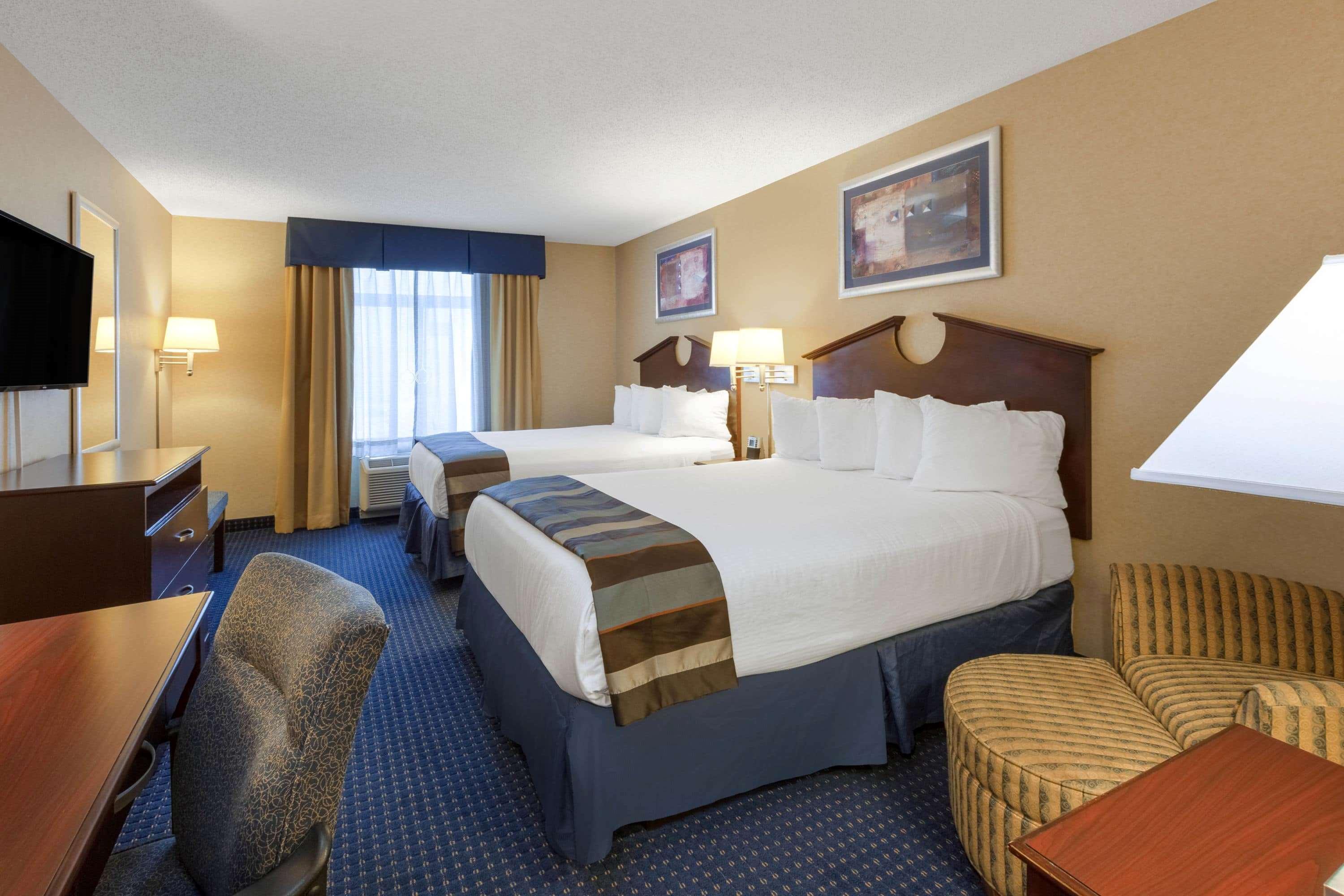 Wingate By Wyndham Erie Hotel Kearsarge Exterior photo