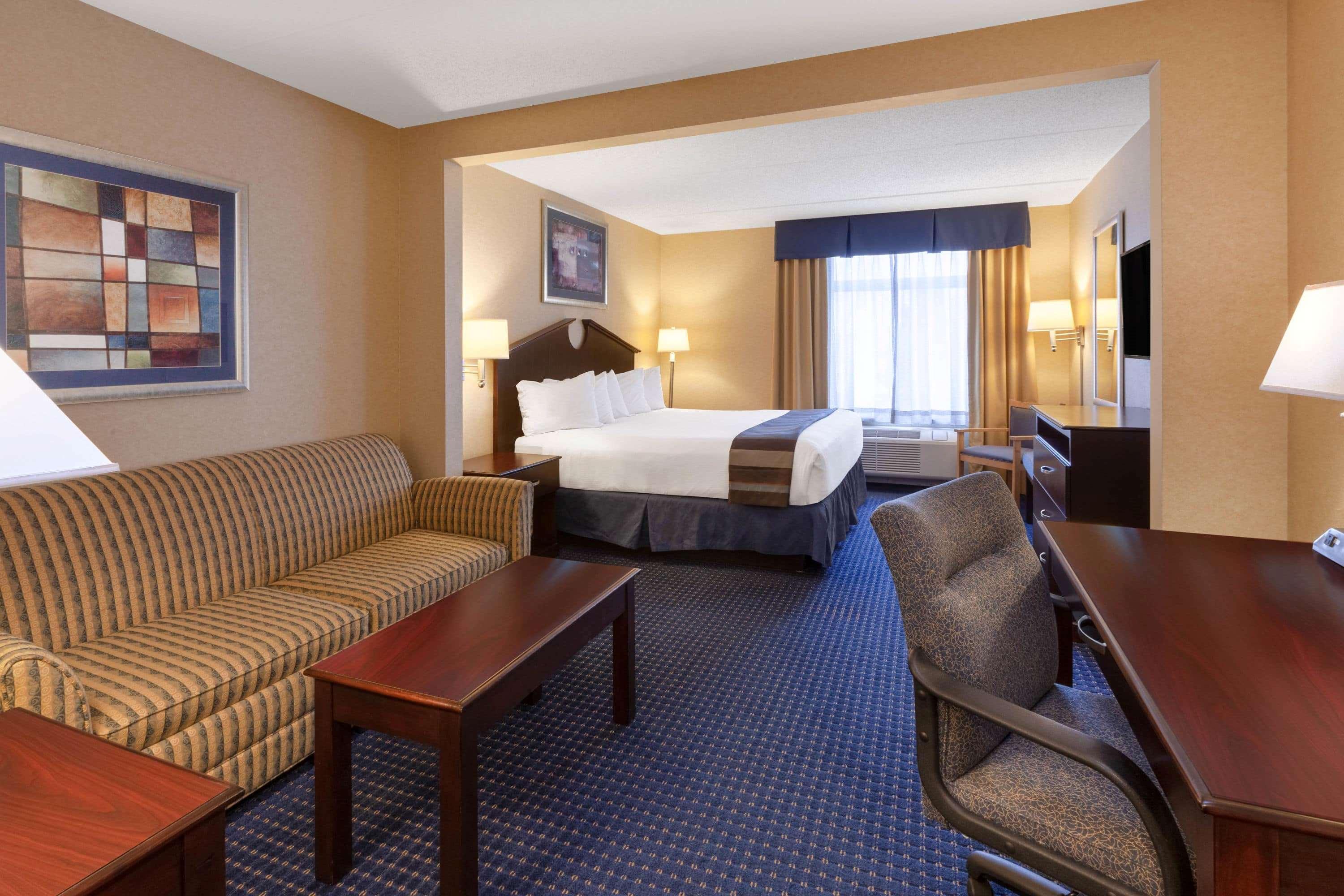 Wingate By Wyndham Erie Hotel Kearsarge Exterior photo