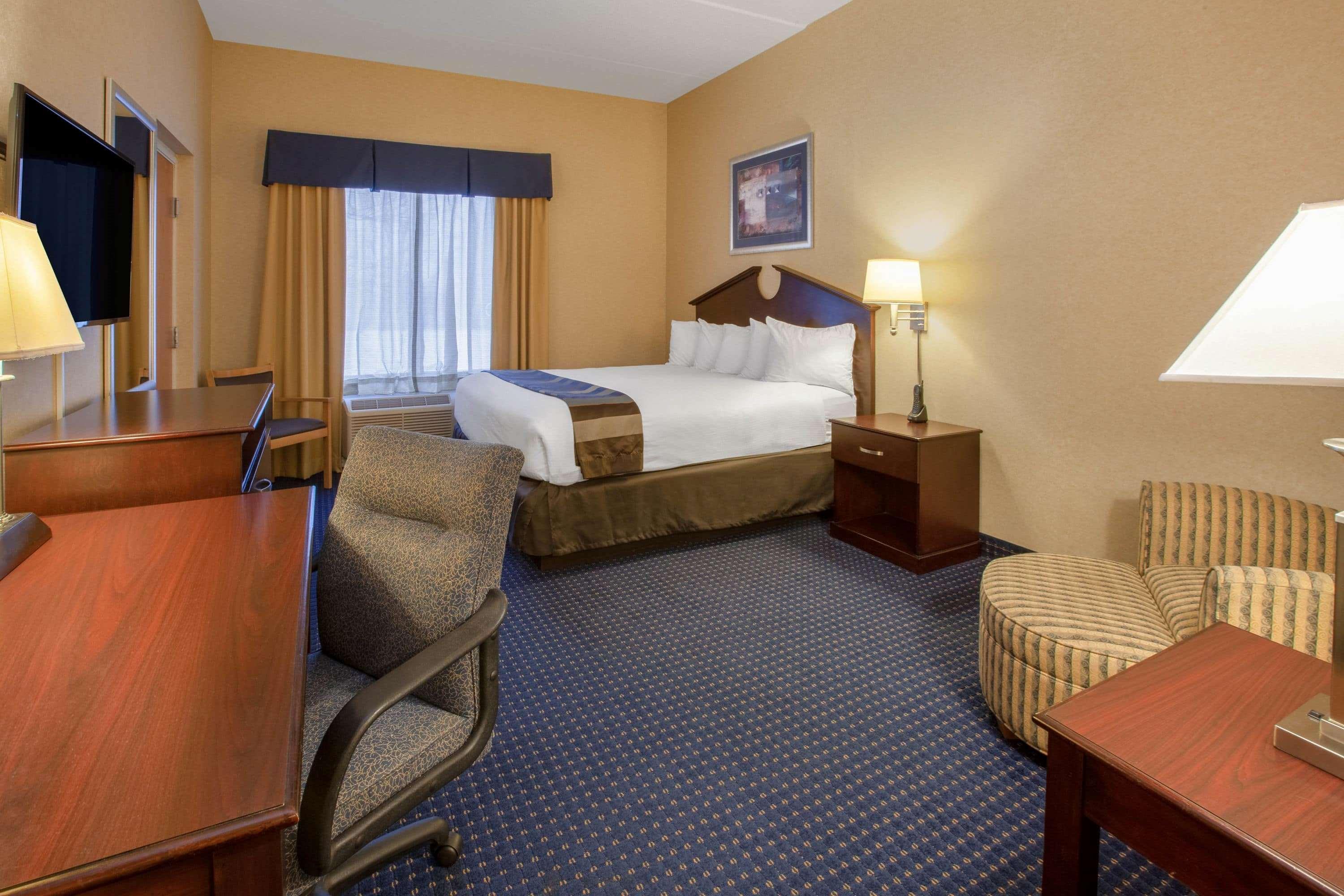 Wingate By Wyndham Erie Hotel Kearsarge Exterior photo